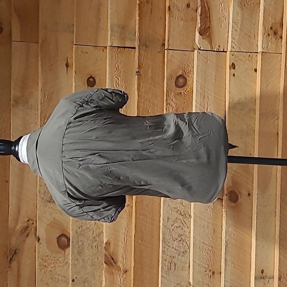 Army green blouse size sm - Picture 3 of 4